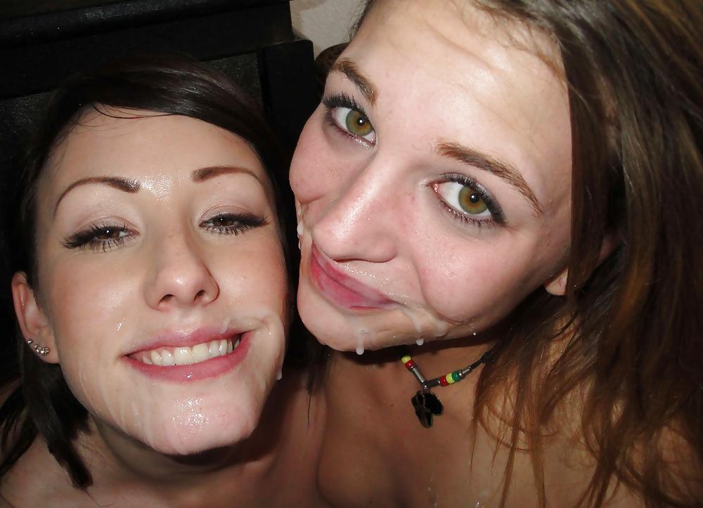 25P Two Horny Babes - Sucking Fucking And A Facial
