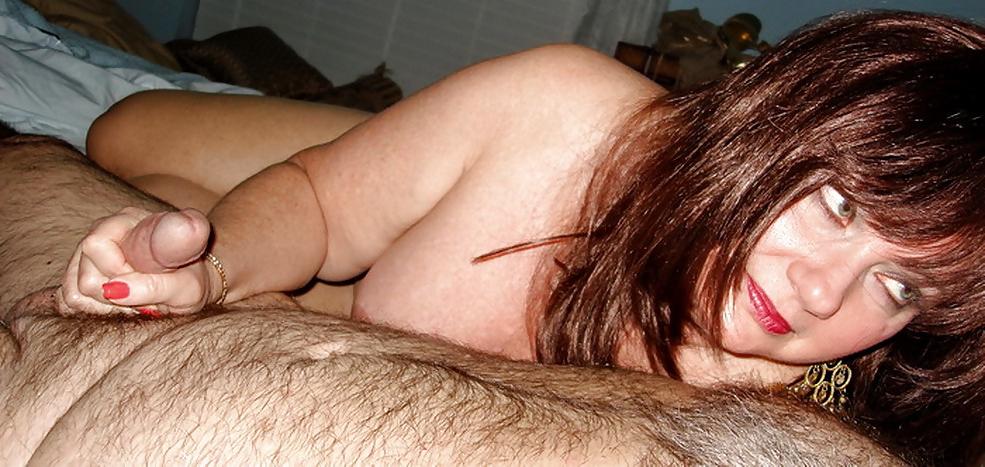 12P SLUT WIFE SUCKING A FRIEND