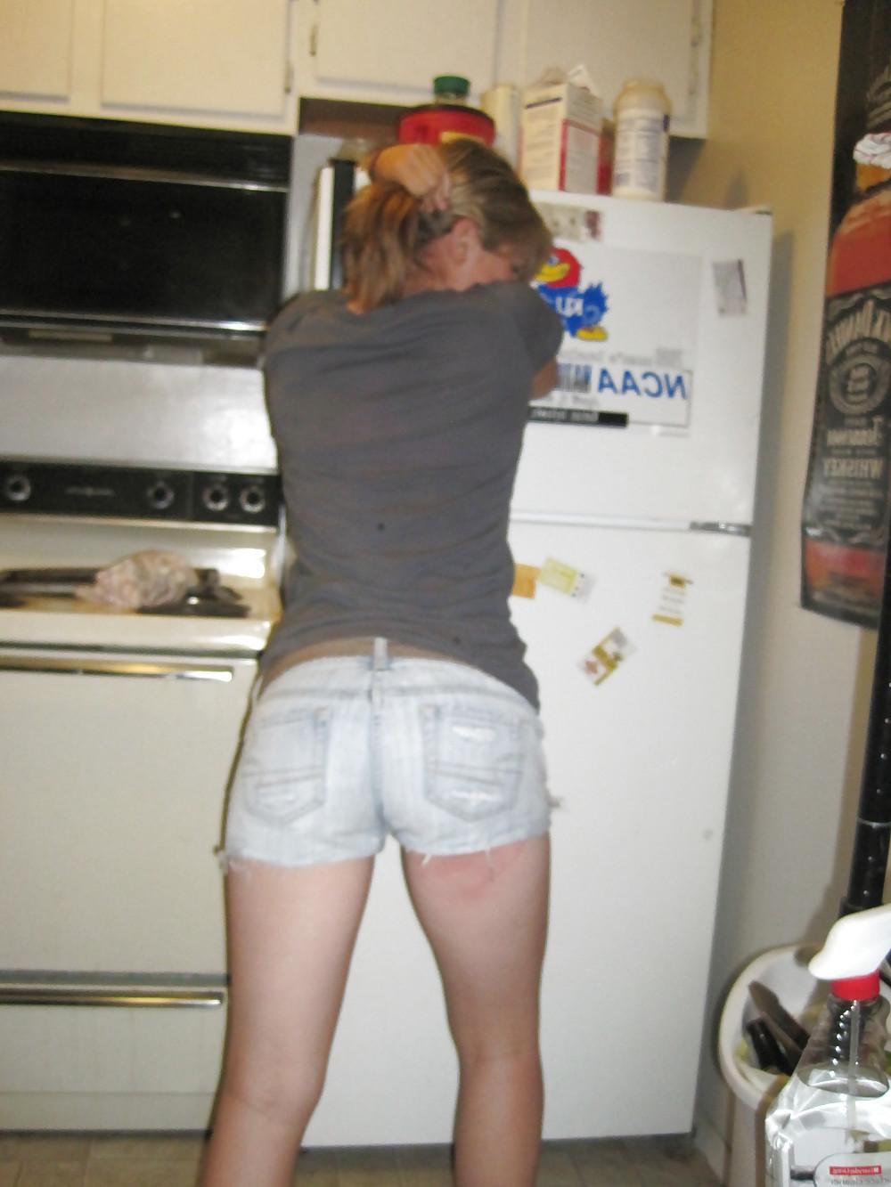 25P Girlfriends asses and random butts off my phone and email