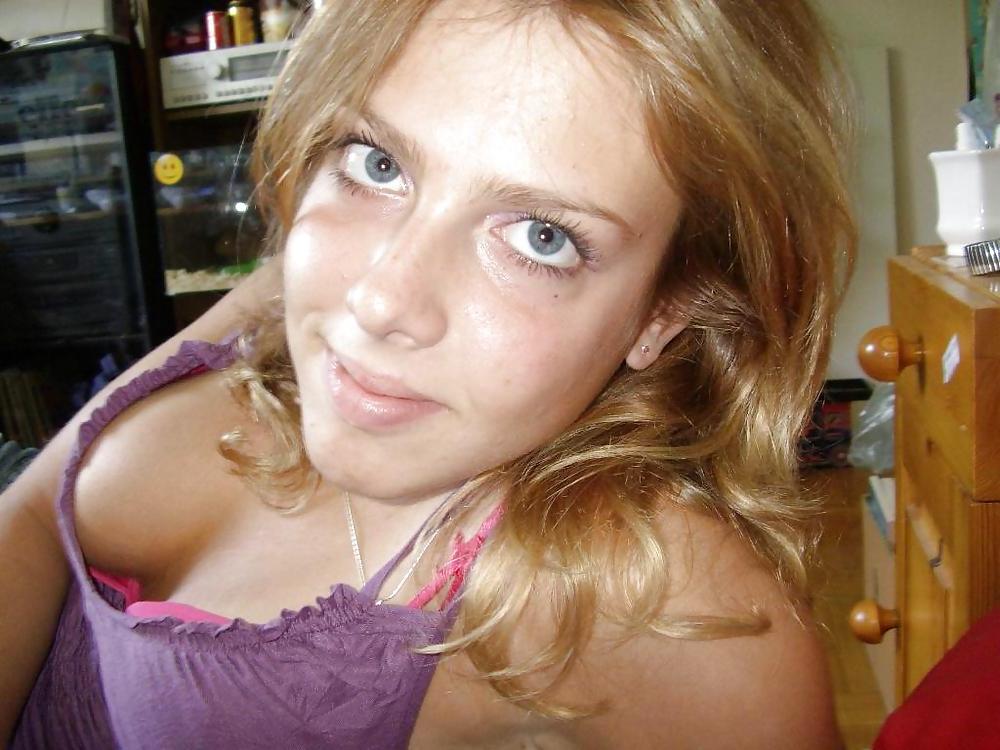 25P Hungarian blonde and her bf