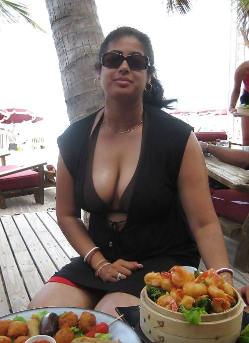22P Indian aunties 