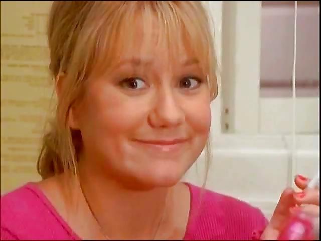 25P Megyn Price Smoking Cigarettes