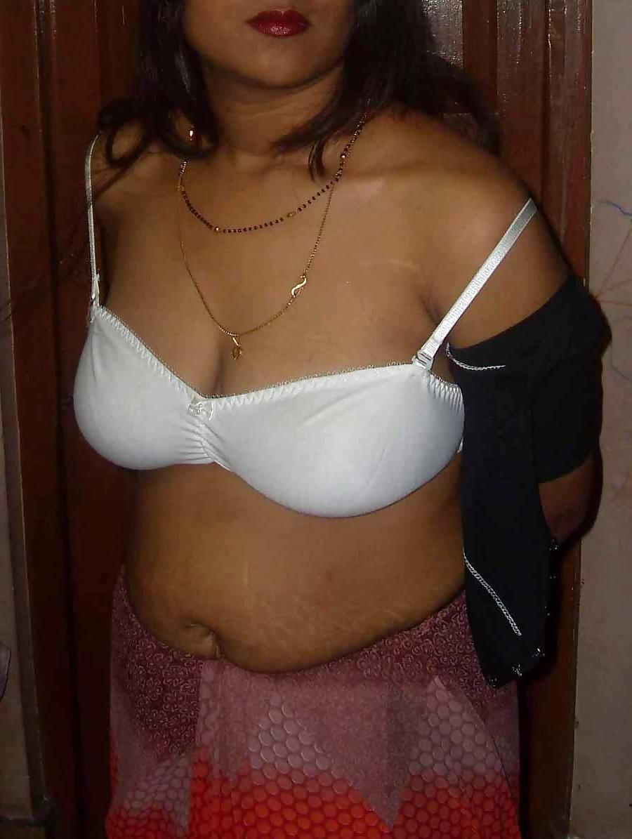 25P Indian wife saree strip