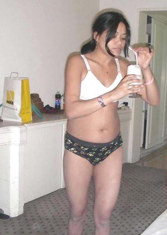 25P HORNY INDIAN WIVES