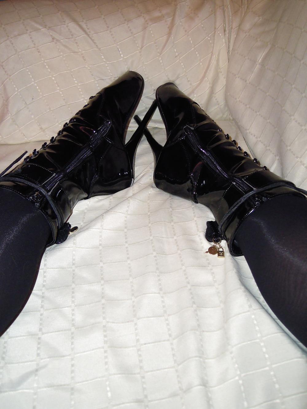 19P Ballet Boots