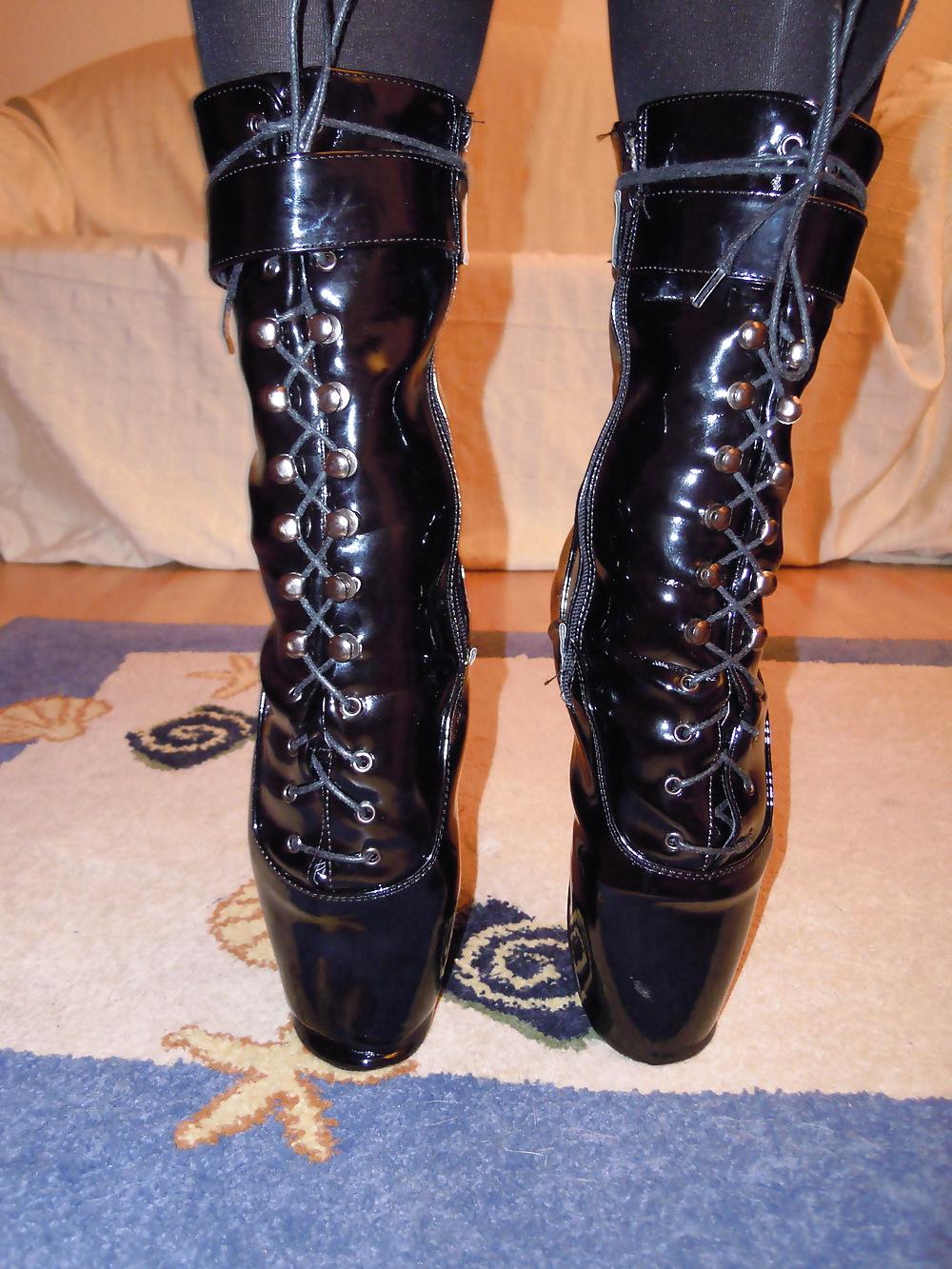 19P Ballet Boots