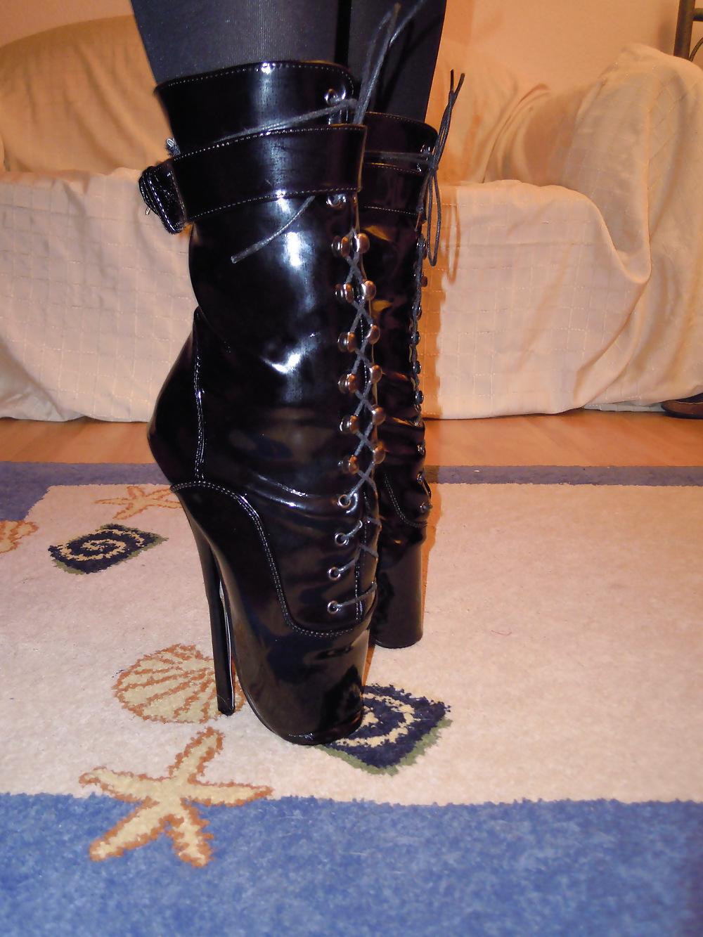 19P Ballet Boots