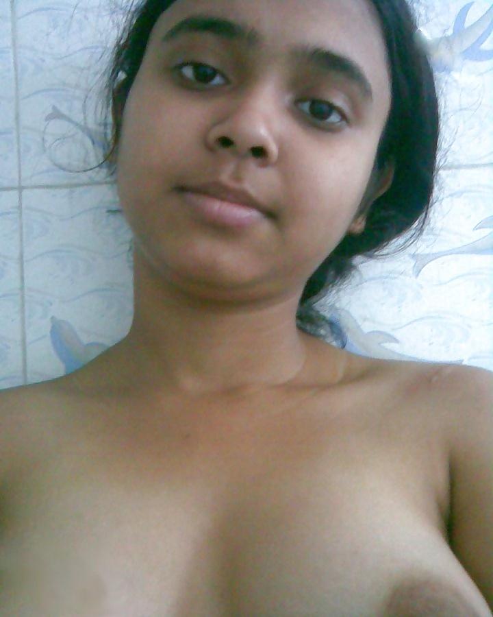 5P Desi Suja's awesome boobs!