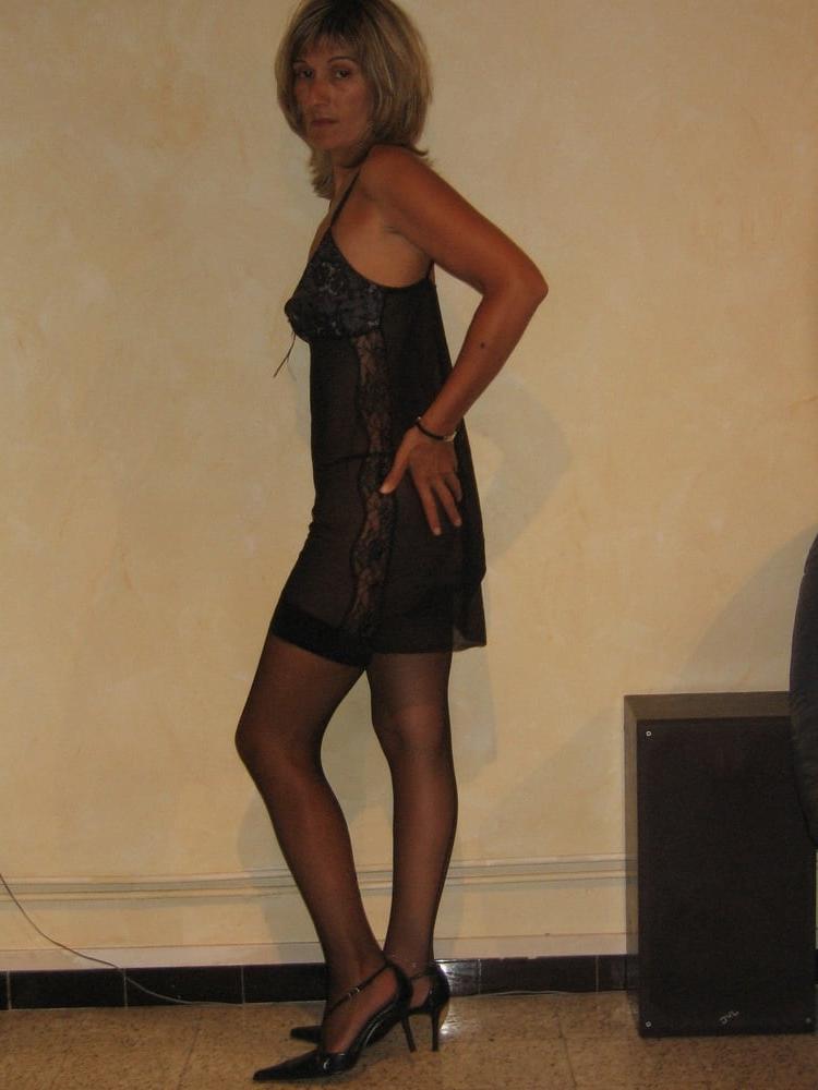 25P Blond Sexy Housewife threesome
