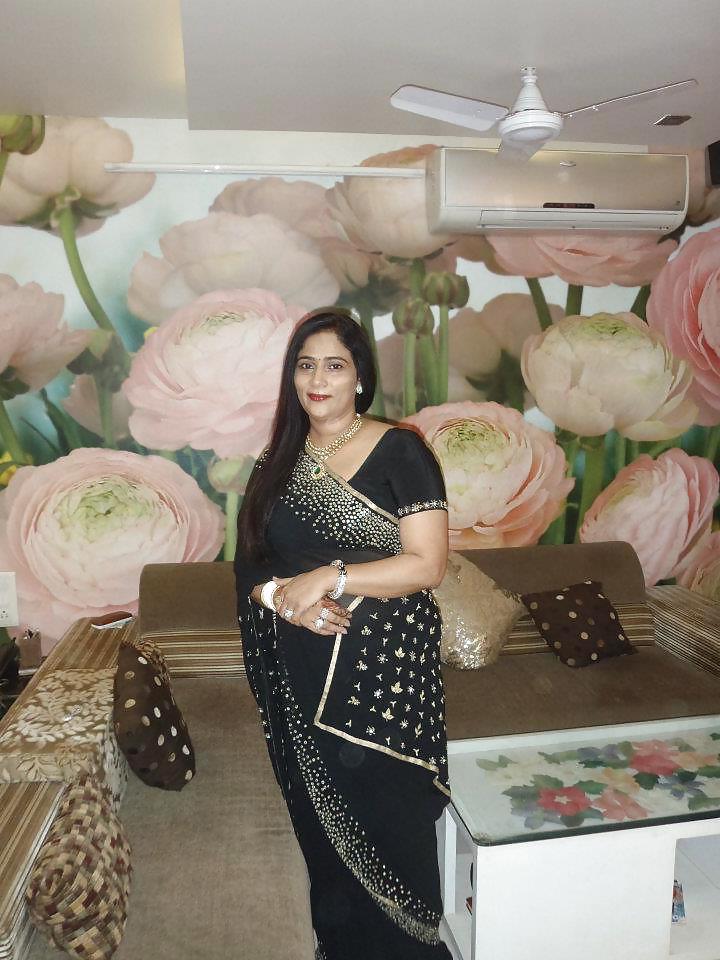 12P Sexy indian lady