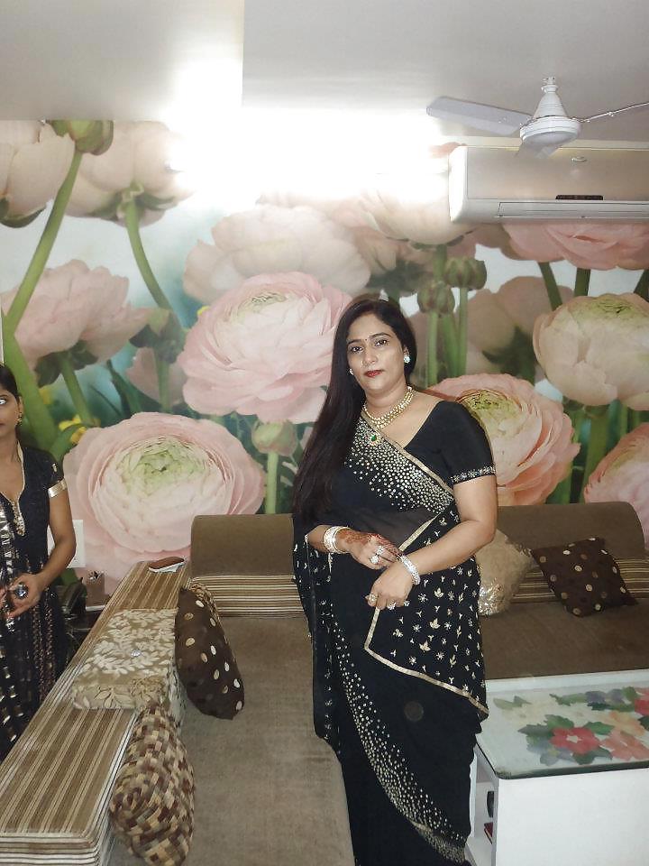 12P Sexy indian lady