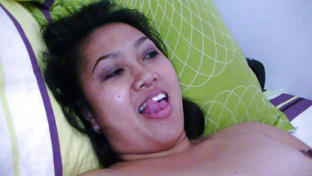 25P Masturbating Nymphomaniac