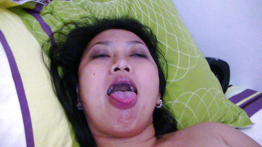 25P Masturbating Nymphomaniac