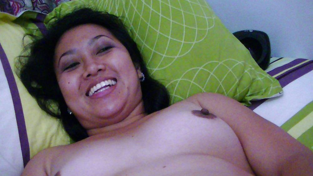 25P Masturbating Nymphomaniac