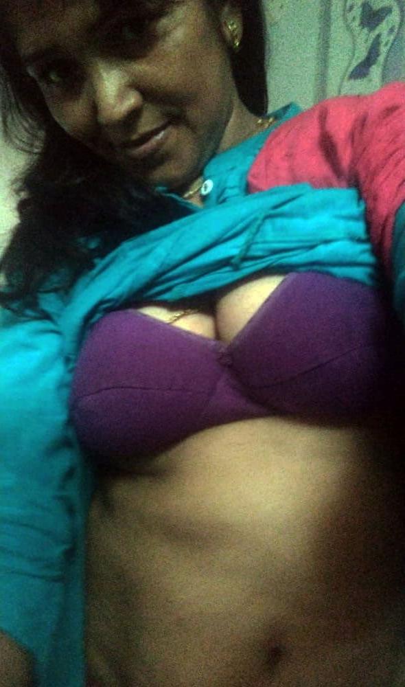 25P Tamil MOM Nude selfies matured wife