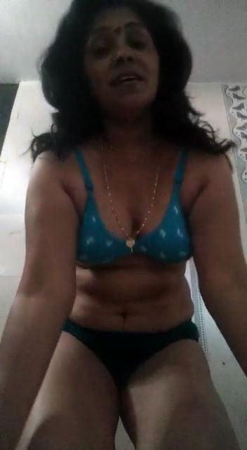 25P Tamil MOM Nude selfies matured wife