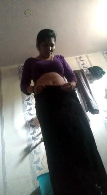 25P Tamil MOM Nude selfies matured wife