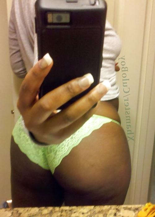 25P You know what your girl doing with her camera phone
