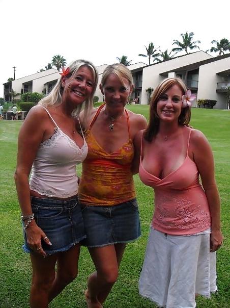 16P Beach babes