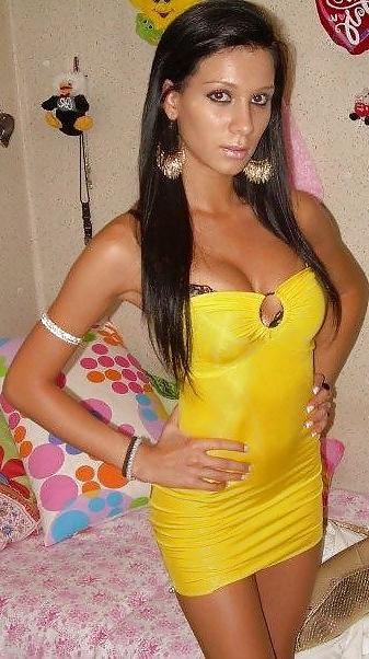 25P Beautiful Babes in Miniskirt By TROC