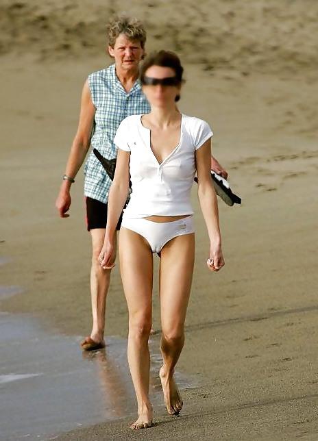25P Beautiful Camel Toe Babes by TROC