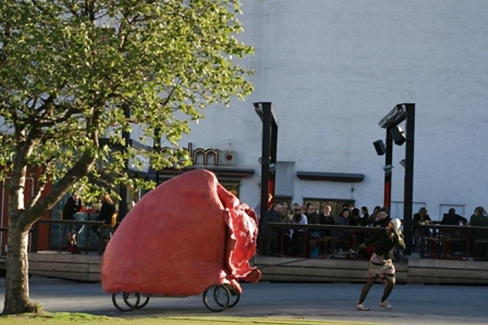 11P Giant Vulva Bicycle Taxi Is Freudian Wet Dream
