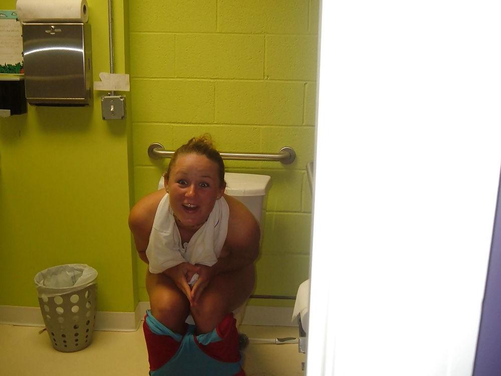 25P Teens Caught by Voyeur TROC