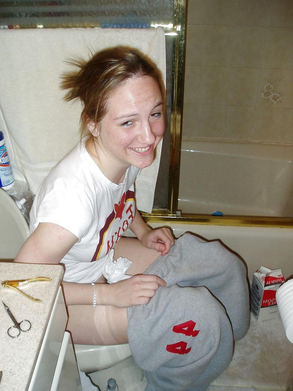25P Teens Caught by Voyeur TROC