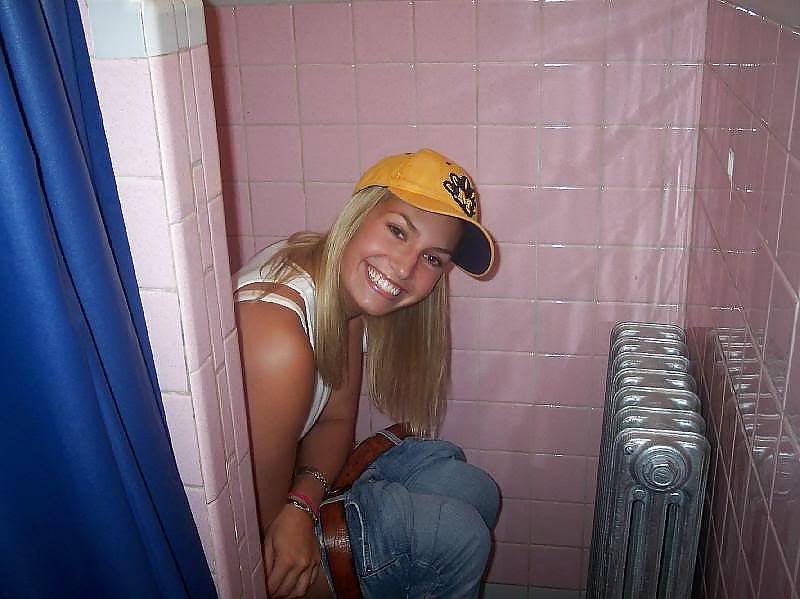 25P Teens Caught by Voyeur TROC