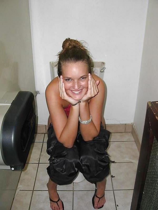 25P Teens Caught by Voyeur TROC