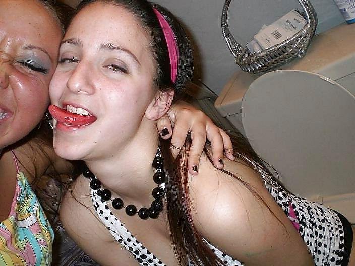 25P Teens Caught by Voyeur TROC