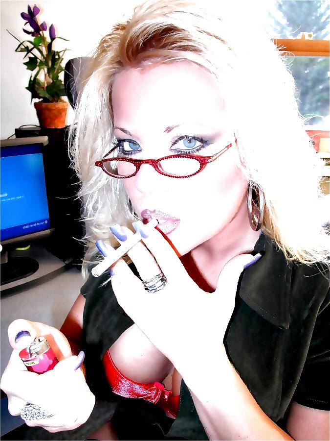 25P Smoking Blonde