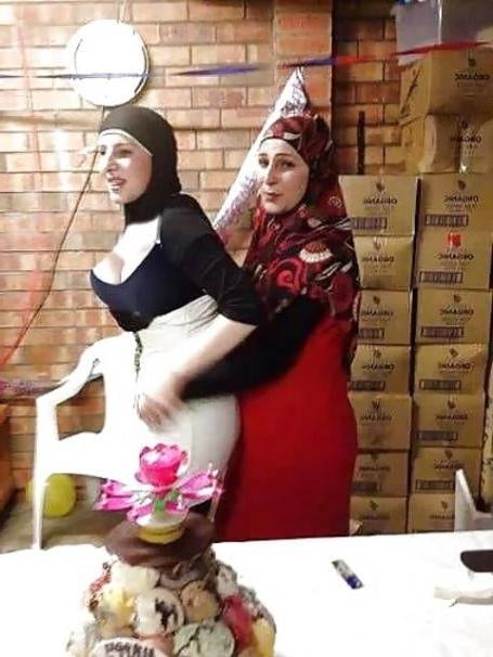25P Egyptian hijab lesbian