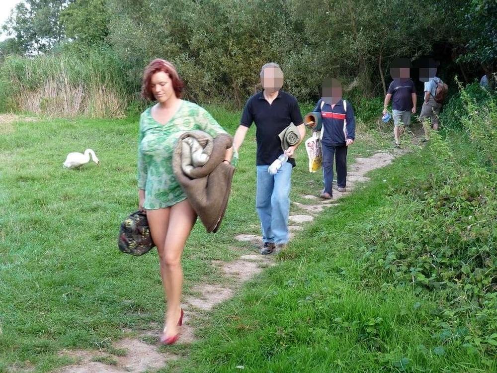 25P AMAZING GANGBANG WIFE