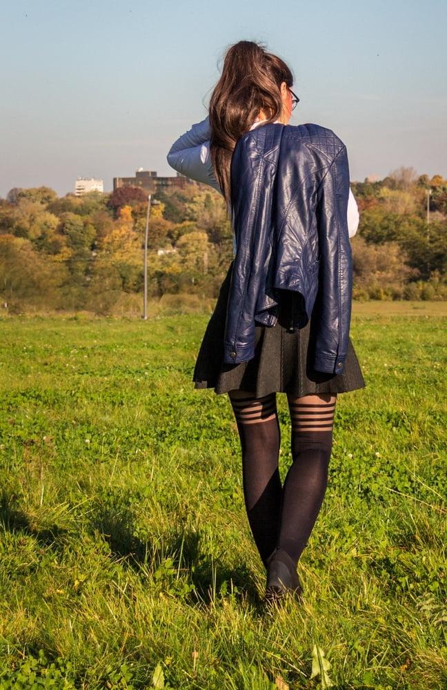 25P Mature German Fashionista in Tights