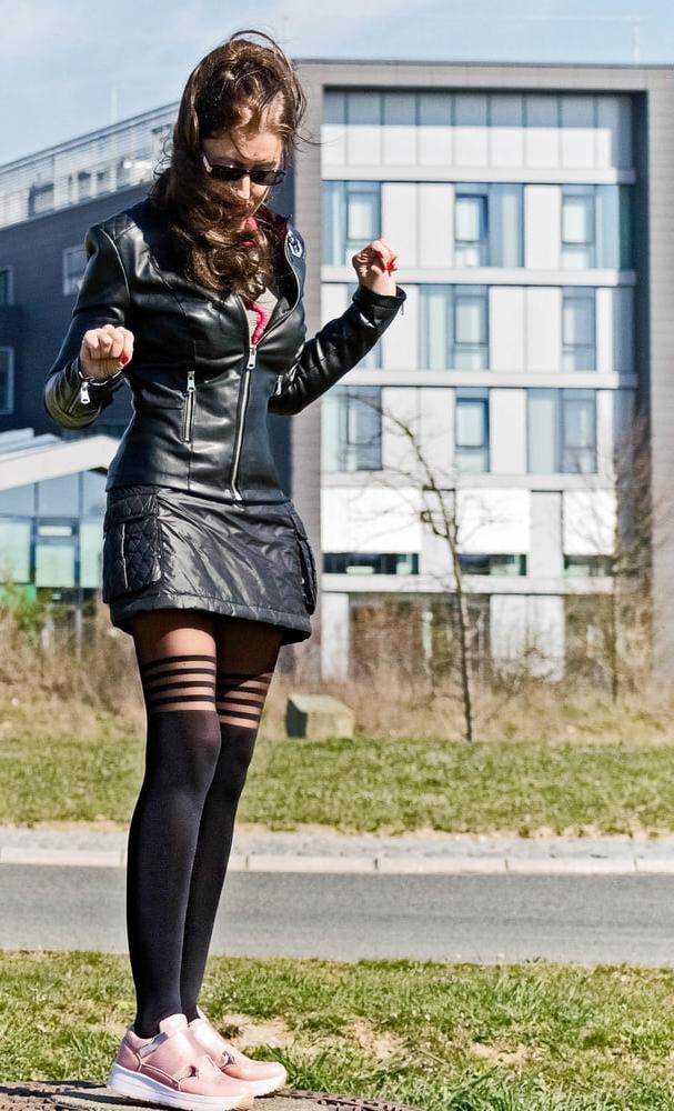 25P Mature German Fashionista in Tights