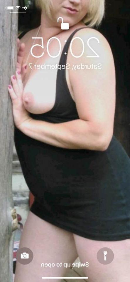 17P Make my wife your screen, show her off
