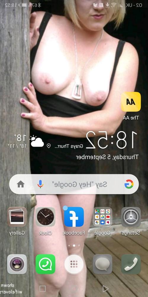 17P Make my wife your screen, show her off