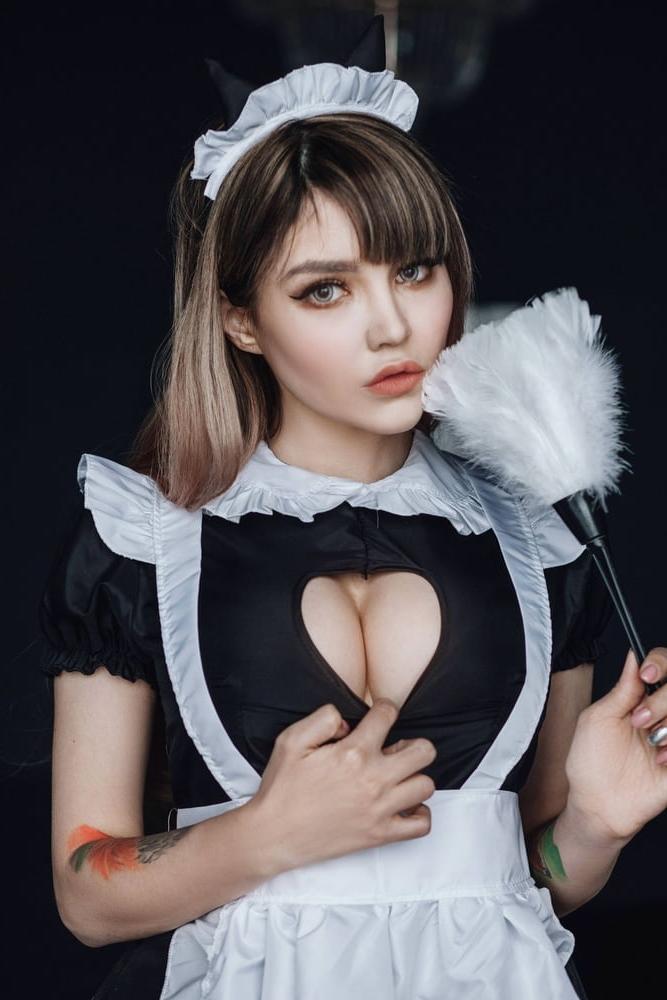 25P KFOX - Maid I