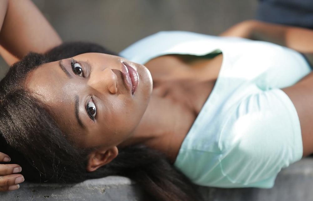 25P ebony babe Ivy Sherwood softcore 1