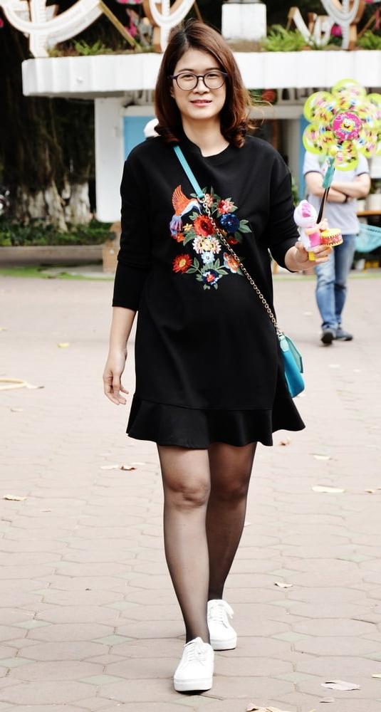 18P Young Chinese Wife in Black Pantyhose
