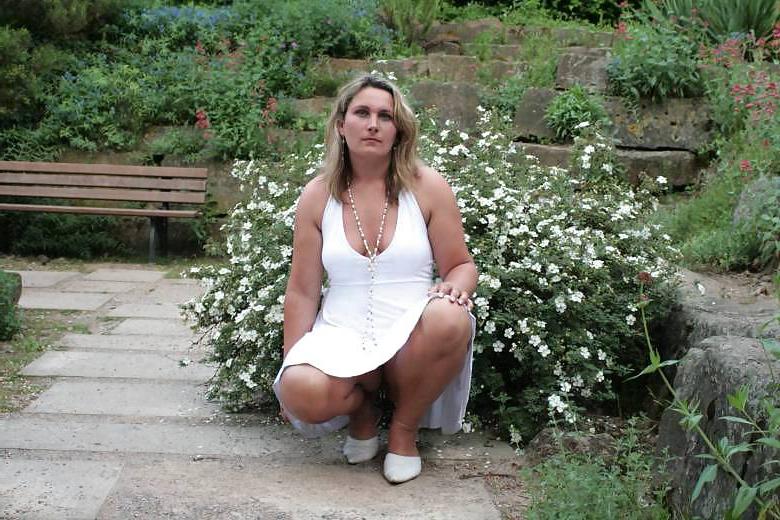 25P Married Blonde Web Slut