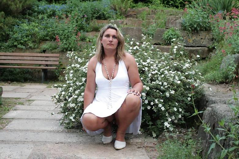 25P Married Blonde Web Slut