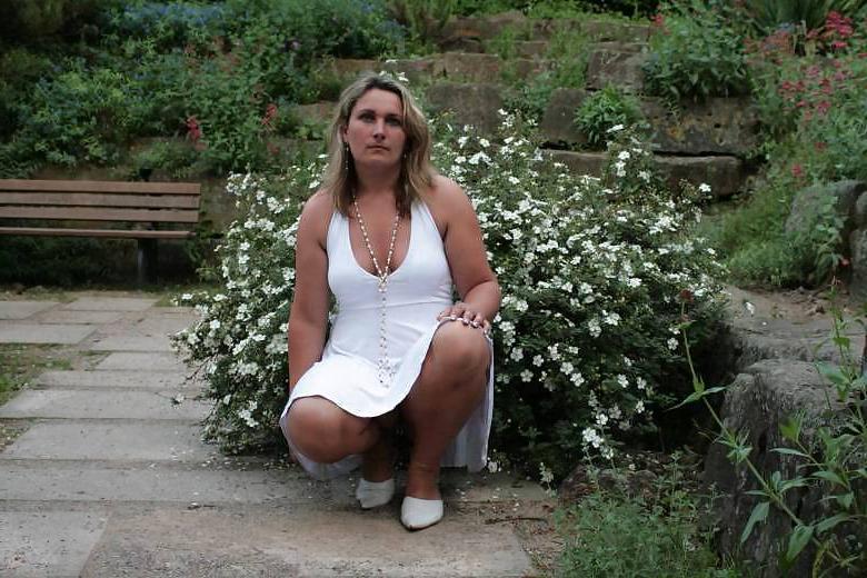 25P Married Blonde Web Slut