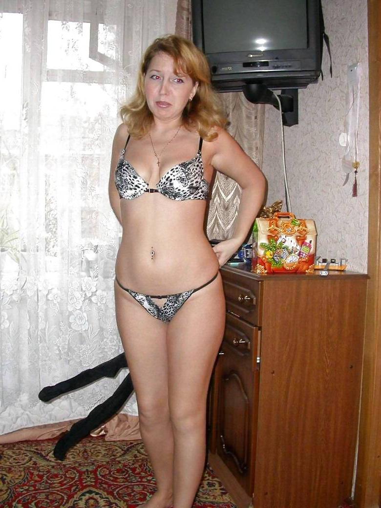 25P Married Blonde Web Slut