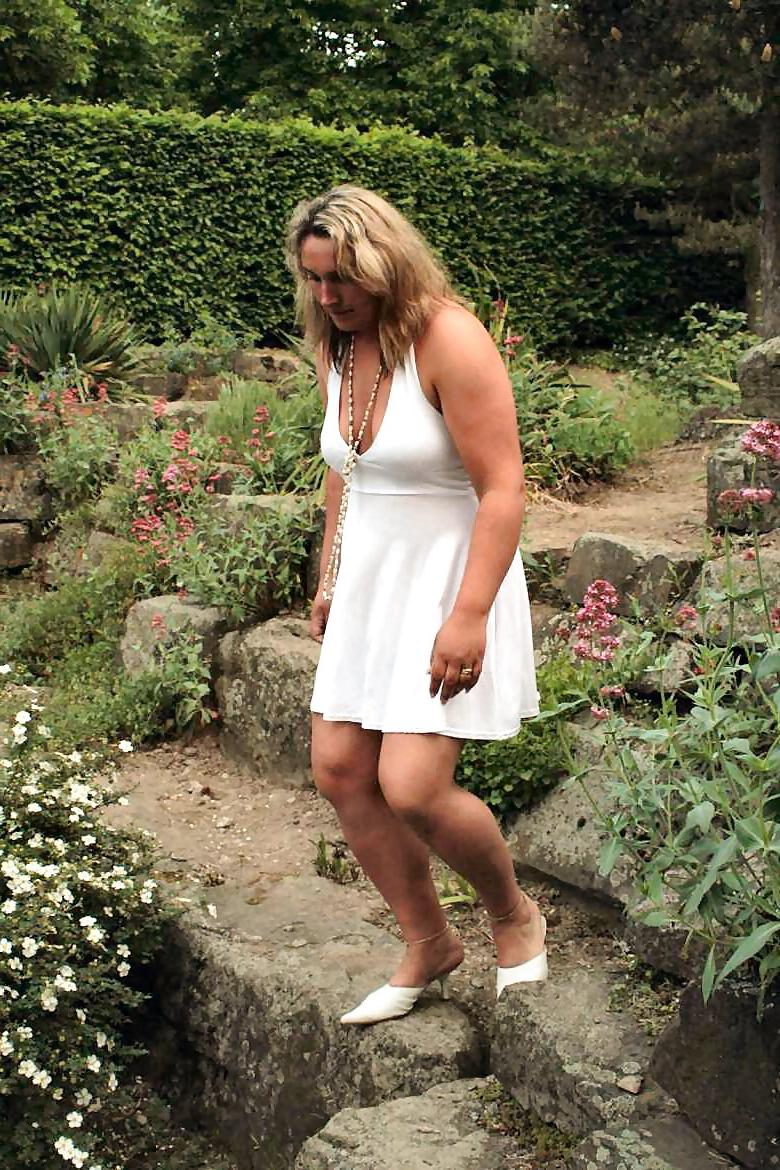 25P Married Blonde Web Slut