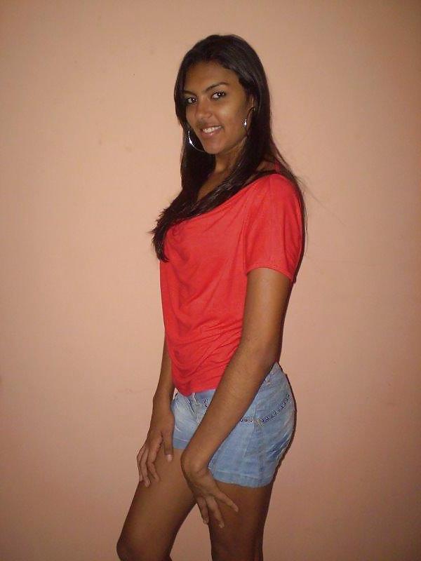 25P HOT INDIAN