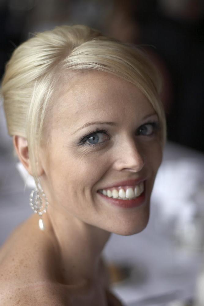 25P Amanda is a hot slim blonde wife I want to fuck