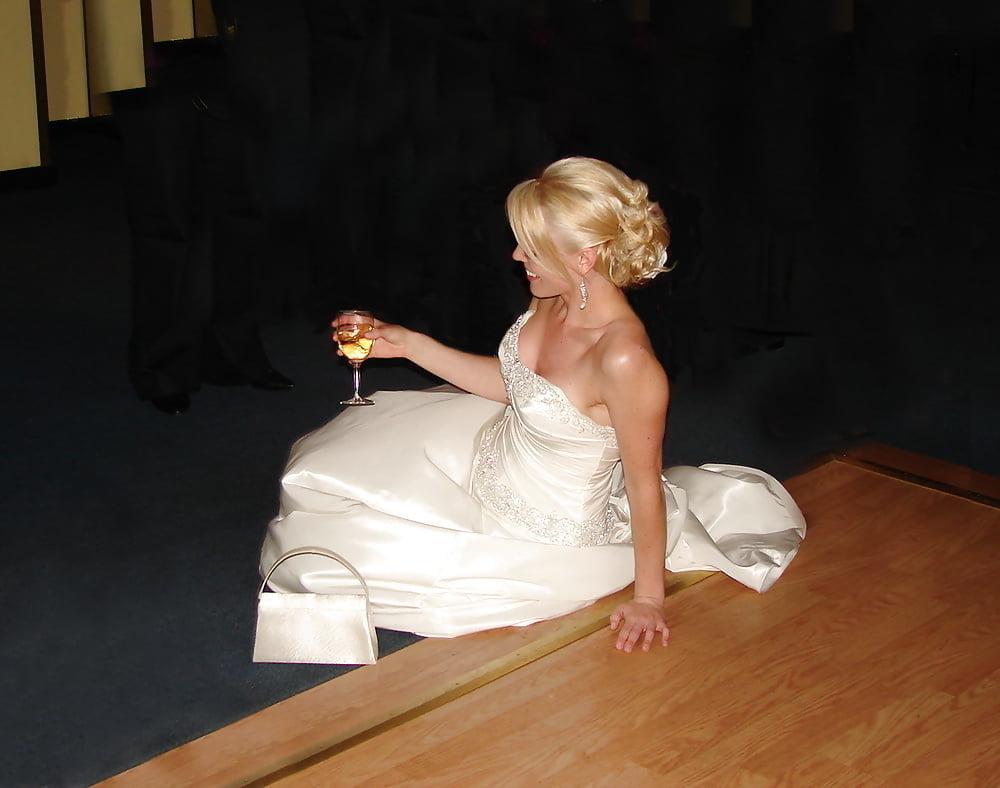 25P Amanda is a hot slim blonde wife I want to fuck