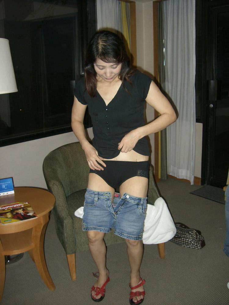 25P Hairy mature asian XiaoLi is fucking cowgirl